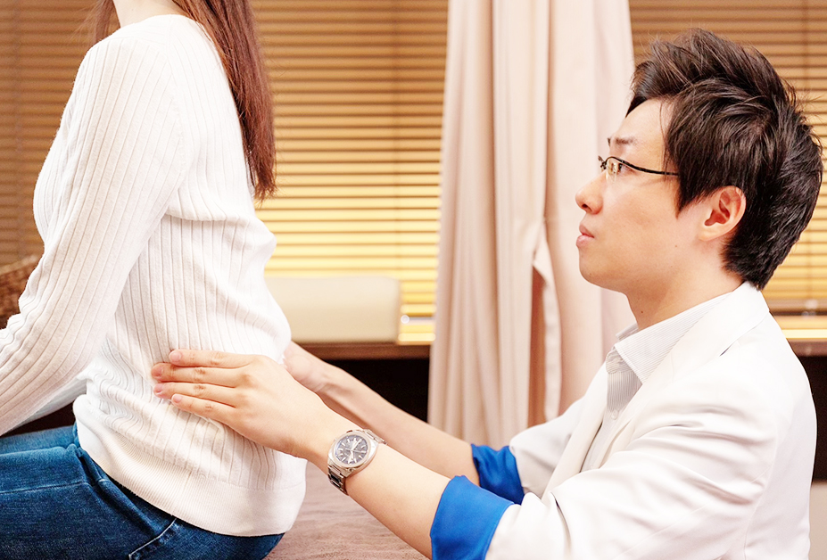 筋肉の調整（筋膜リリース）の様子